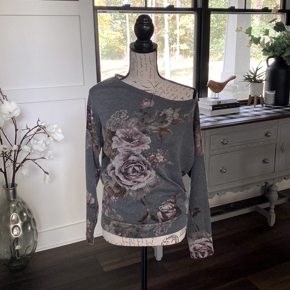 Women’s sweater size Small
